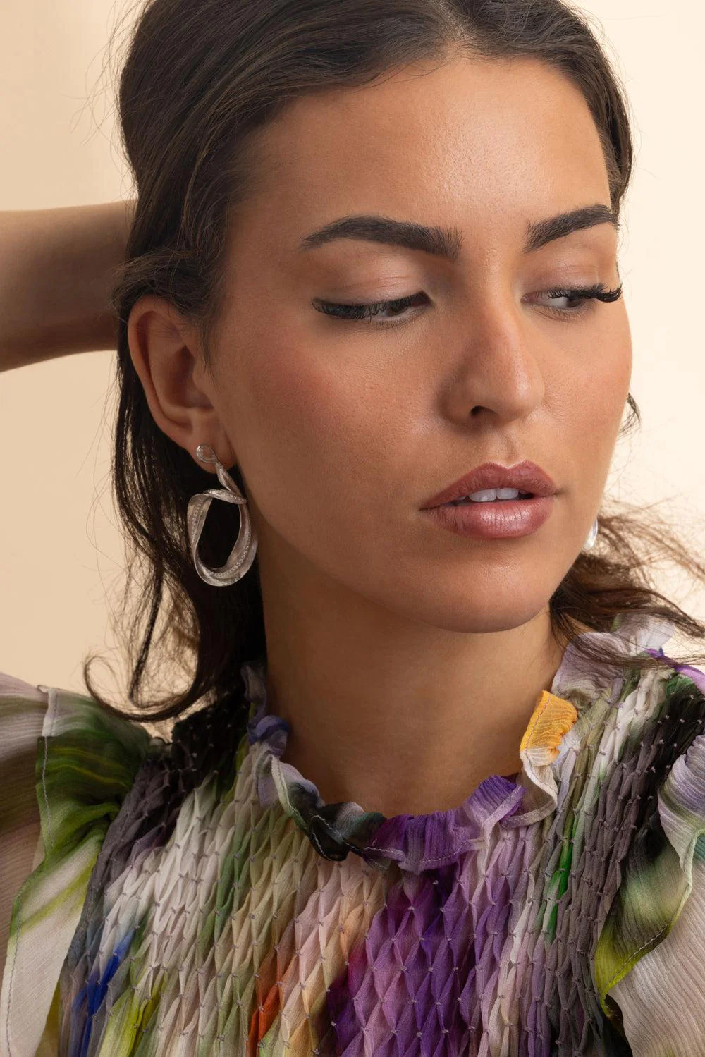Mixed Diamond Feuille Callista Hoop Earrings - Image 3