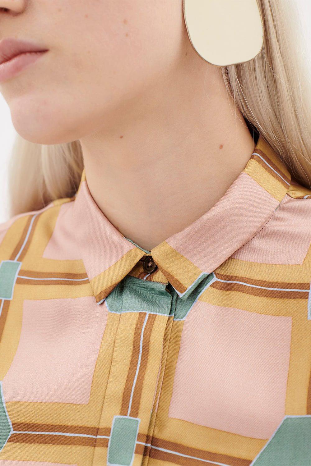 Sleevess Collar Shirt - Image 3