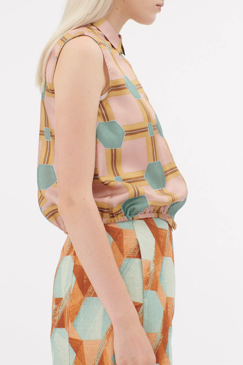 Sleevess Collar Shirt - Image 4