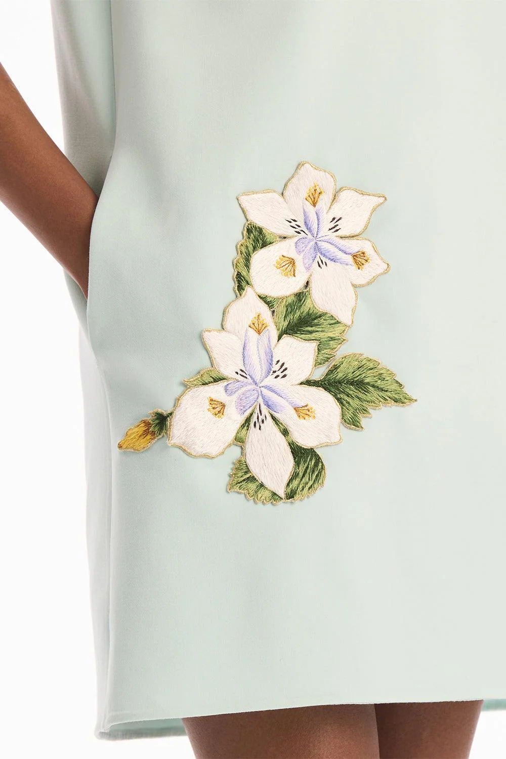 Short Sleeve Embroidered Collared Day Dress - Image 3