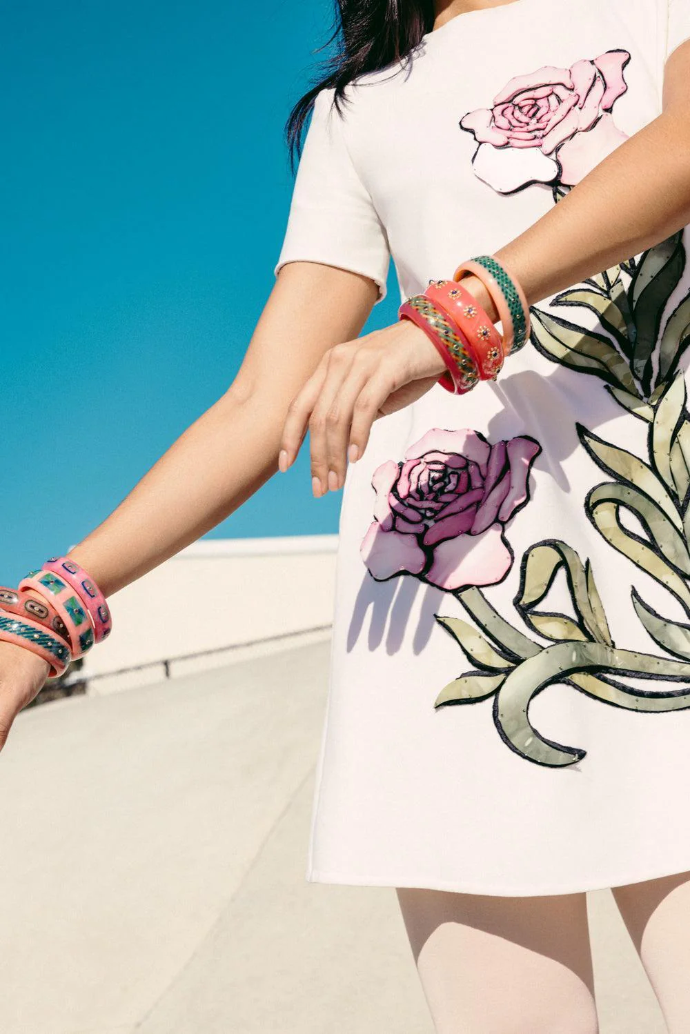 SHORT SLEEVE ROSES SHIFT DRESS - Image 4