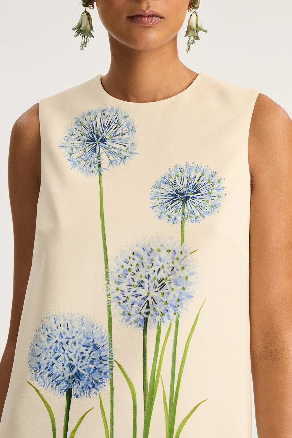 Sleeveless Alliums Print Dress - Image 3