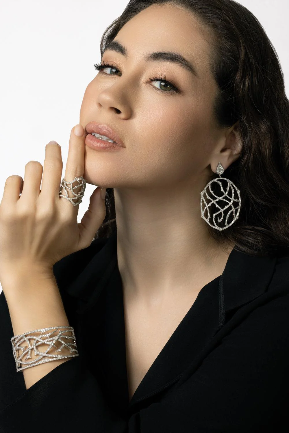 Gothic Briar Diamond Earrings - Image 3
