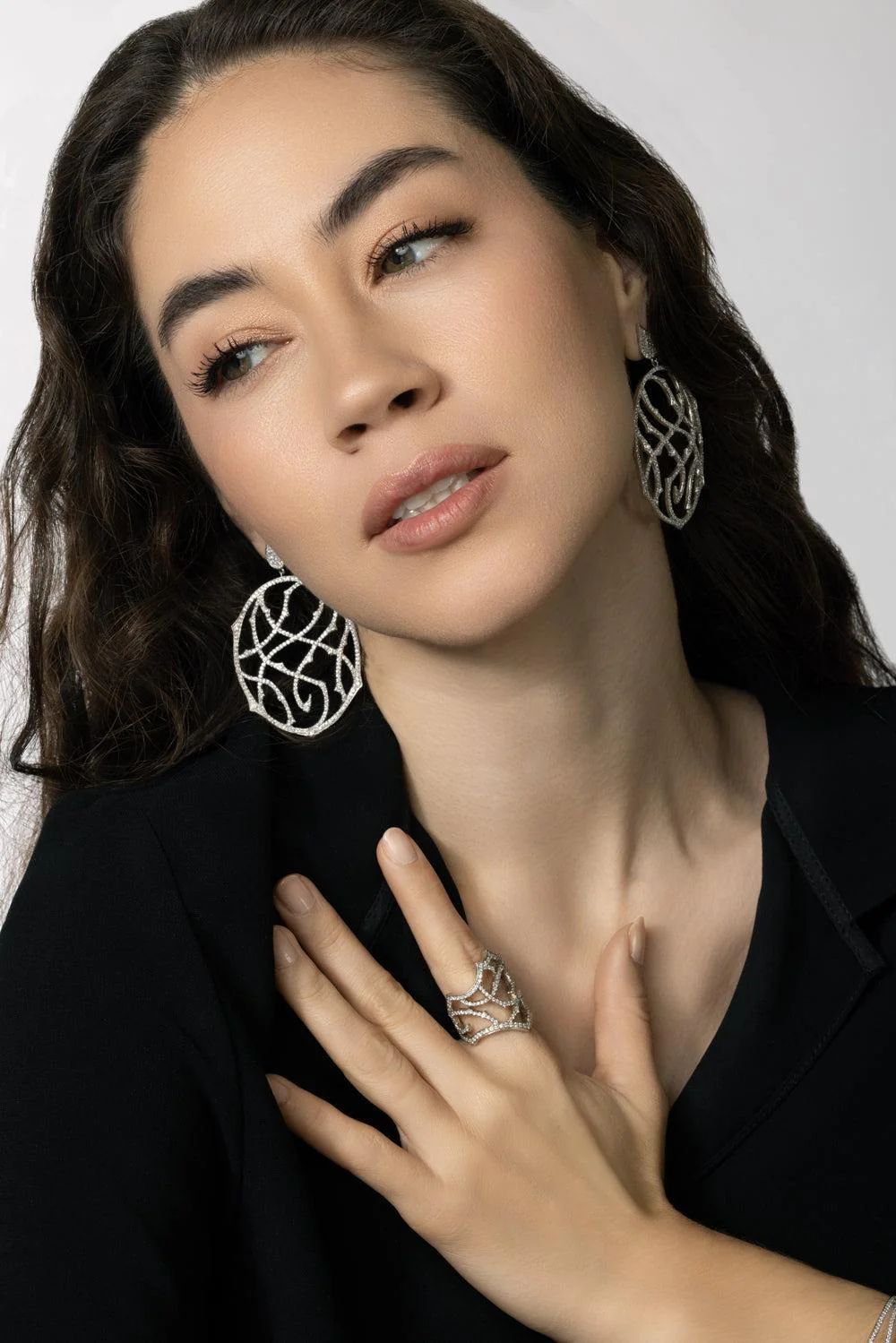 Gothic Briar Diamond Earrings - Image 4