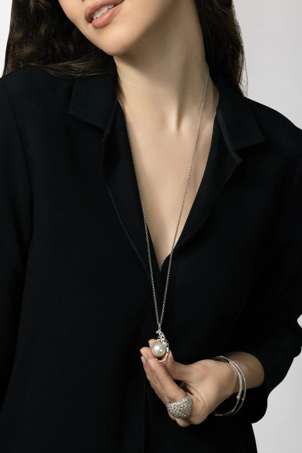 Leopard Hanging Pearl Necklace - Image 4