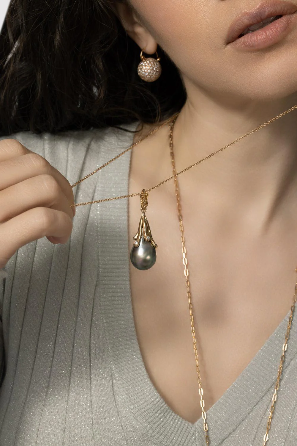 Teardrop Hanging Pearl Necklace - Image 2