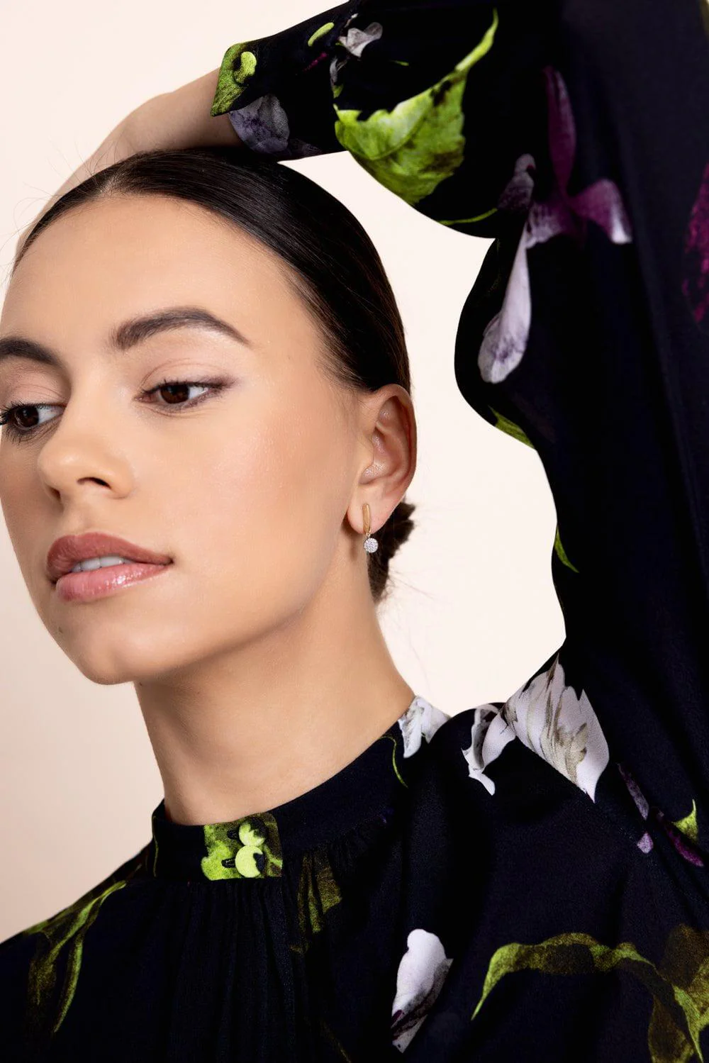 Single Knife Edge Infinity Drop Earrings - Image 2