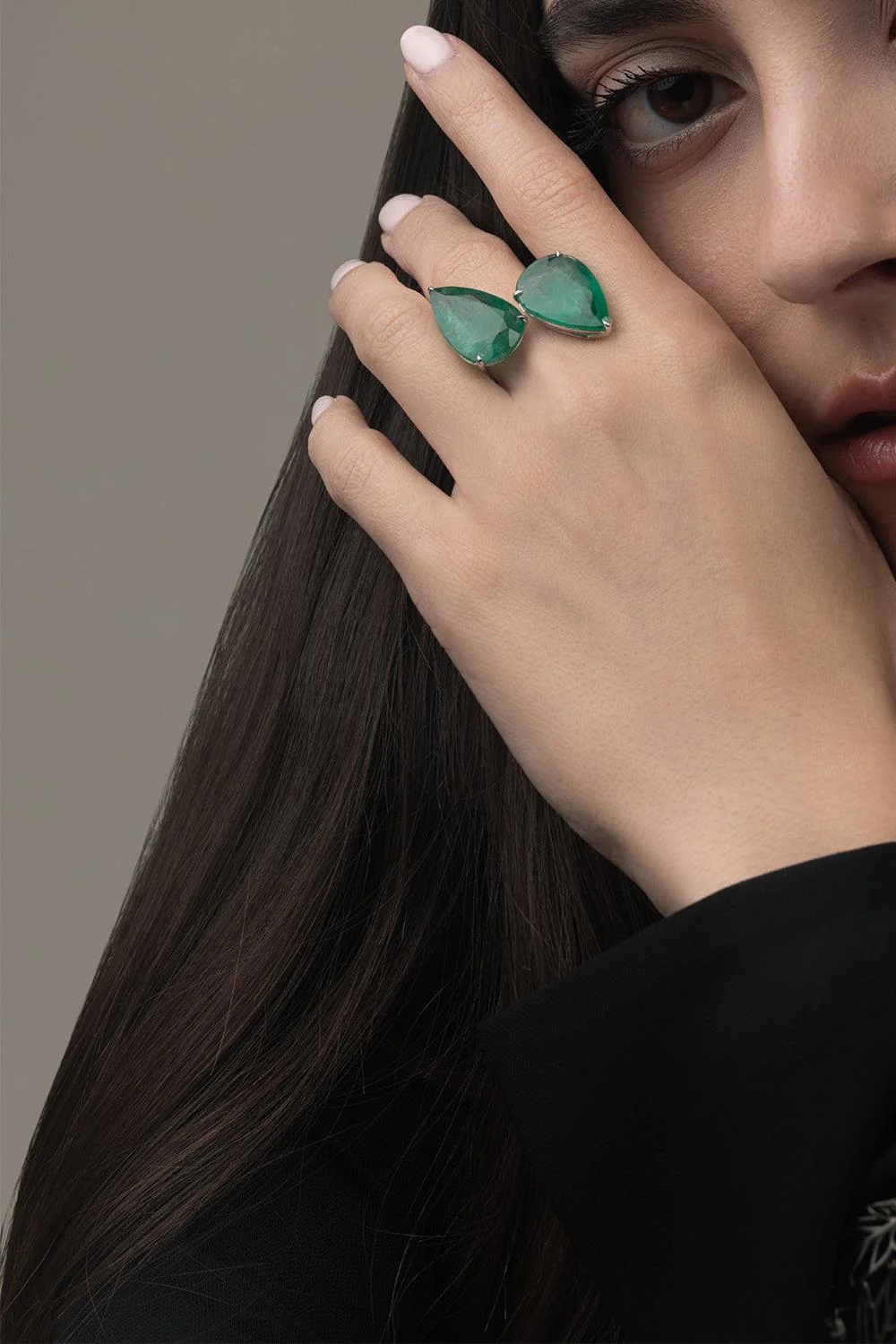 Double Emerald Pearshape Ring - Image 2