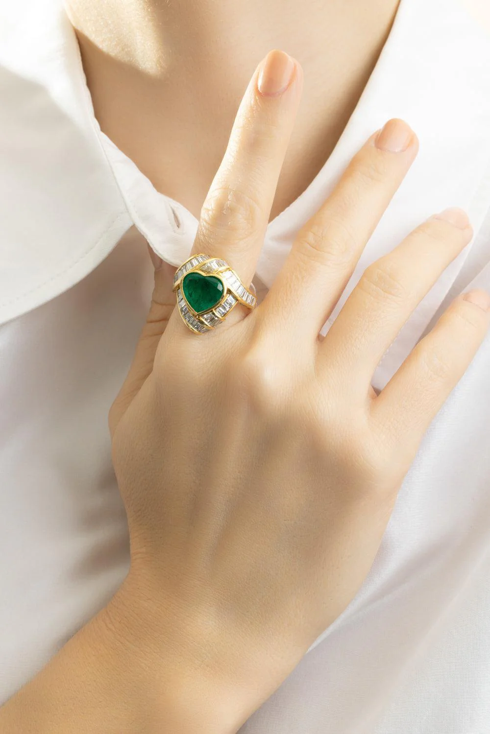 Emerald Diamond Heart Ring - Image 4