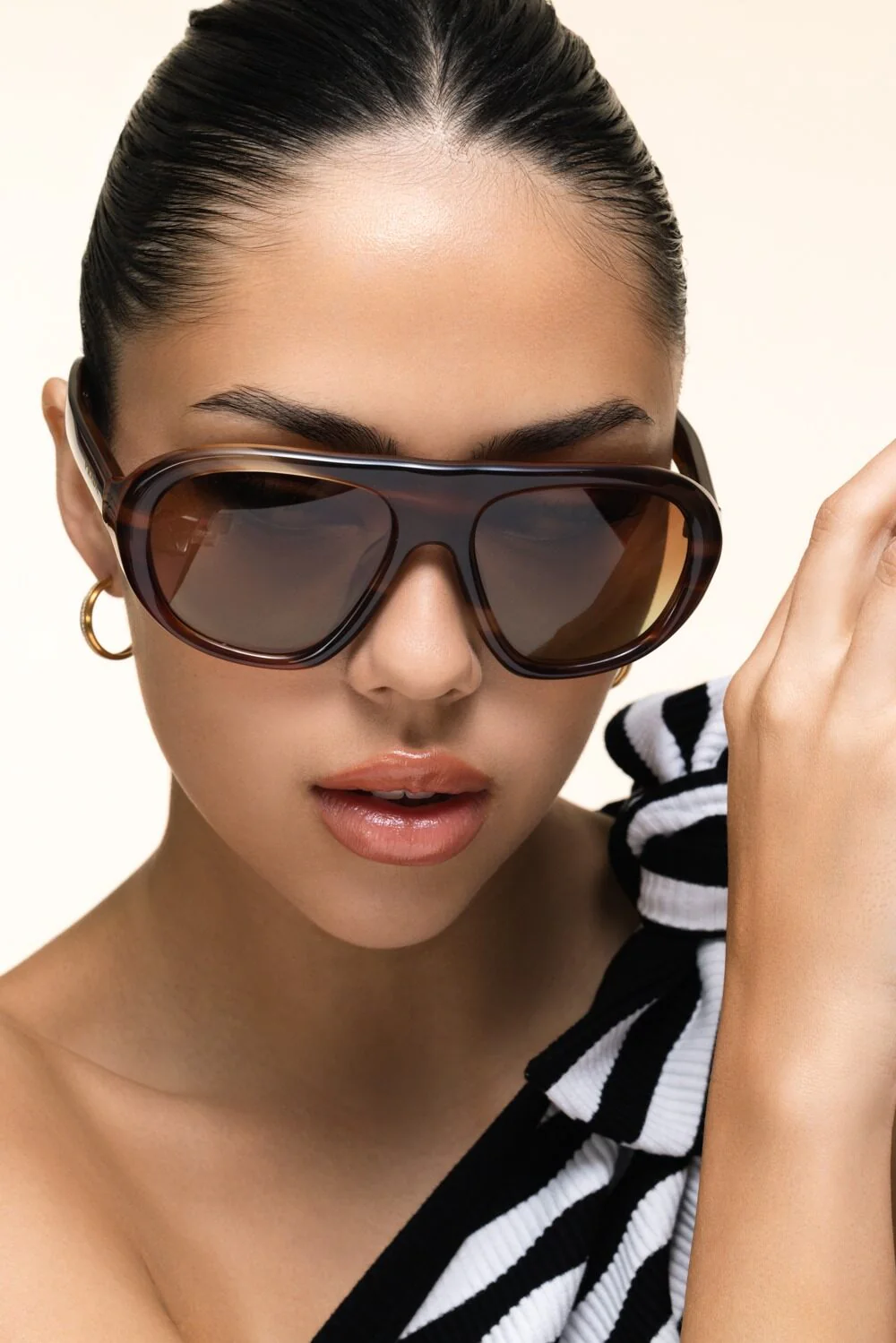 Round Frame Gradient Sungllasses - Image 3