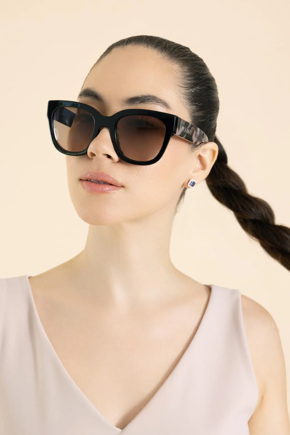 Round Sunglasses - Image 2