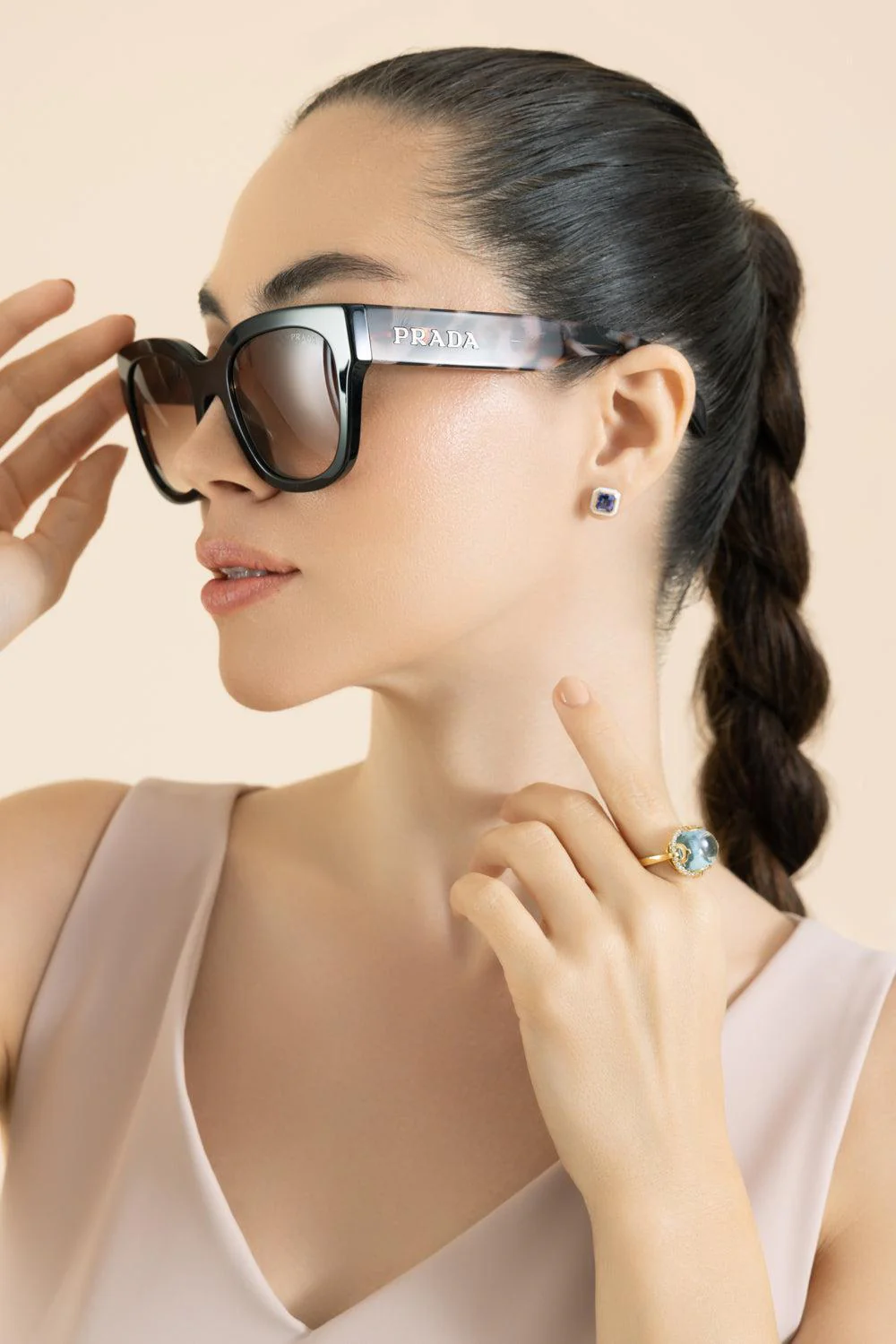 Round Sunglasses - Image 3