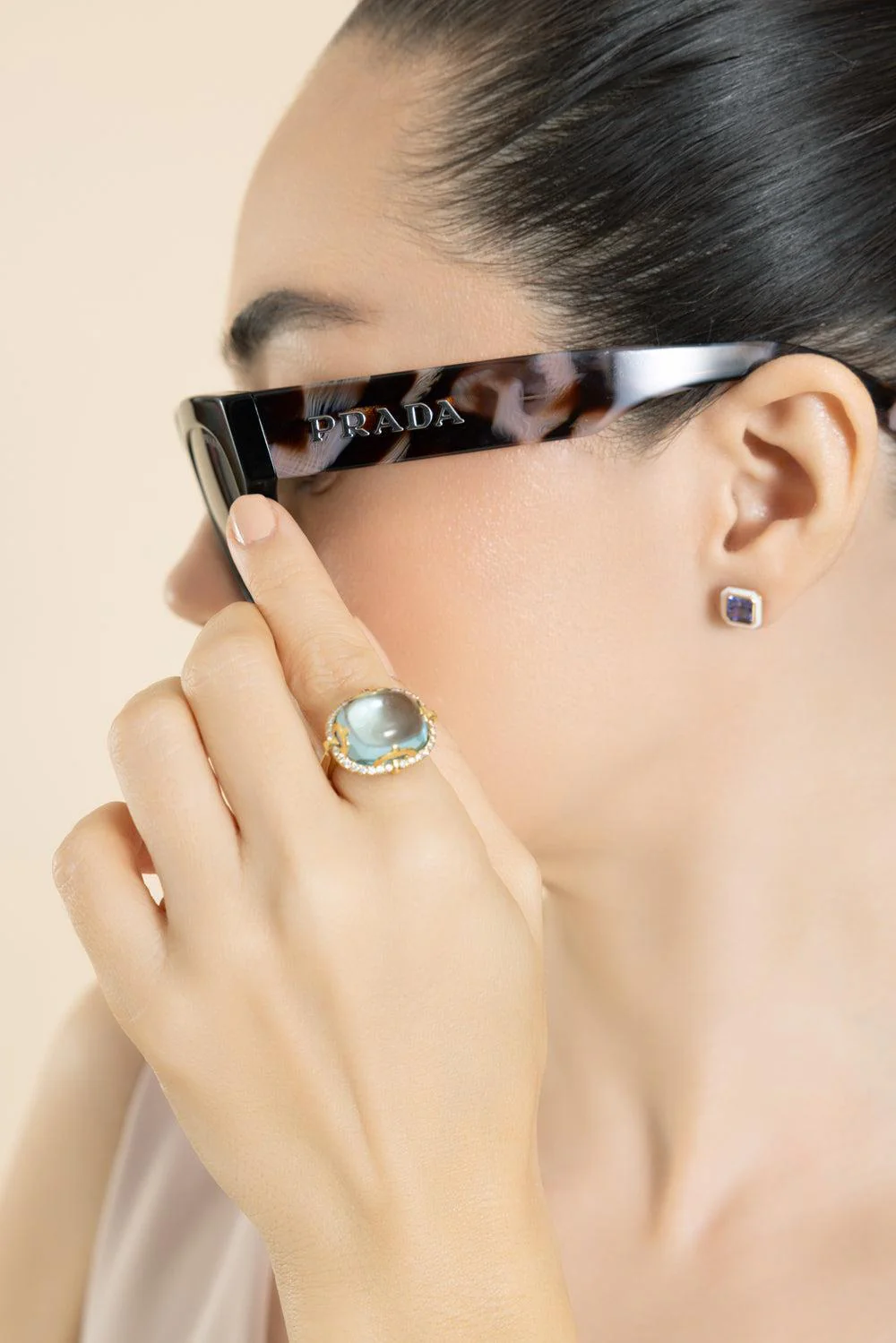 Round Sunglasses - Image 4