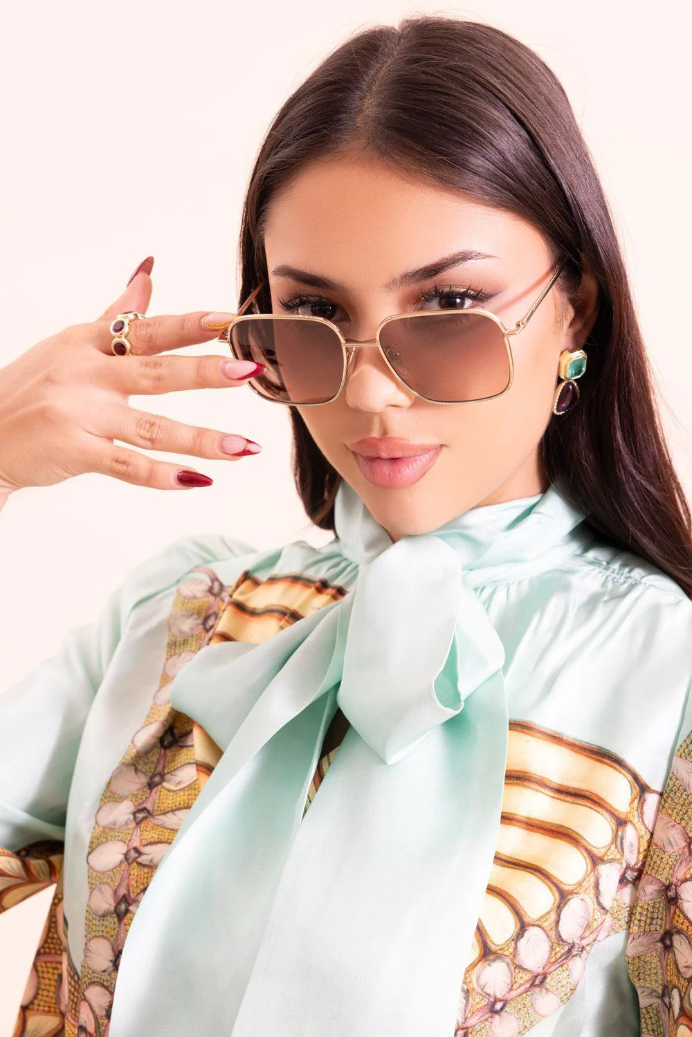 Sleek Square Sunglasses - Image 3