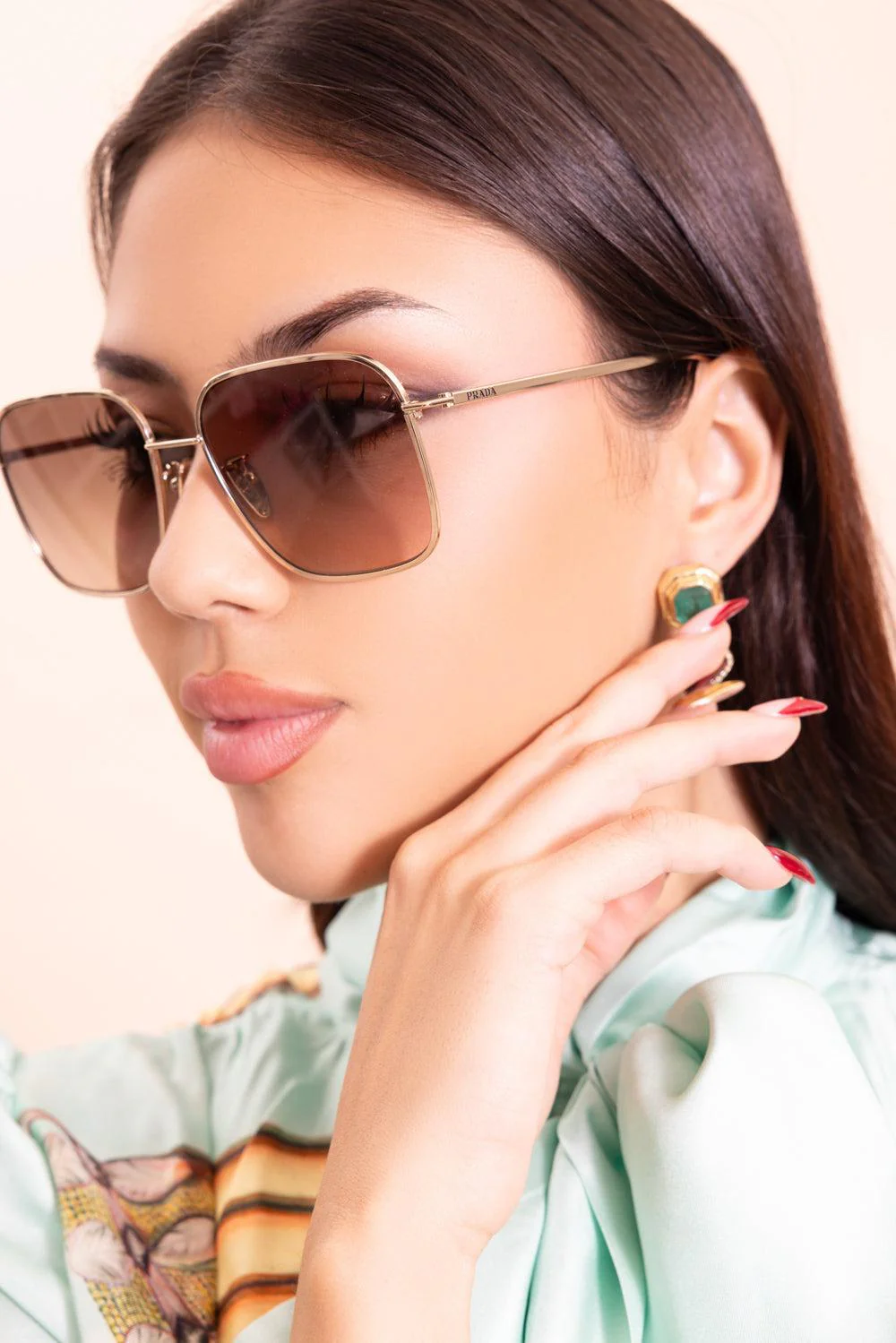 Sleek Square Sunglasses - Image 4