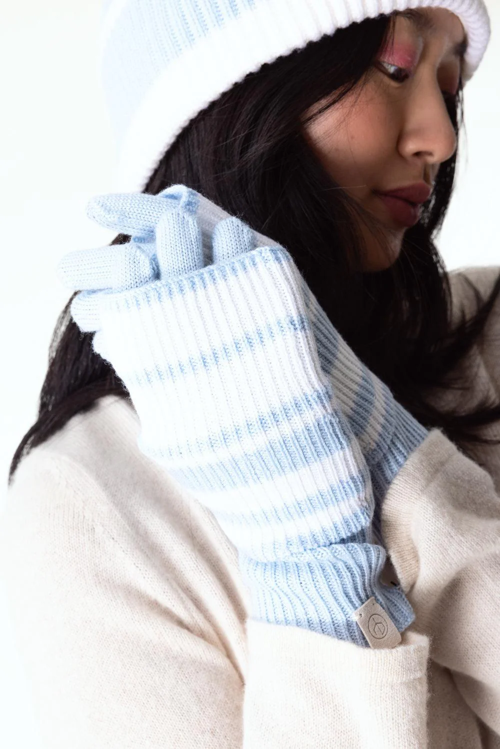 Blake Gloves - Light Blue - Image 4