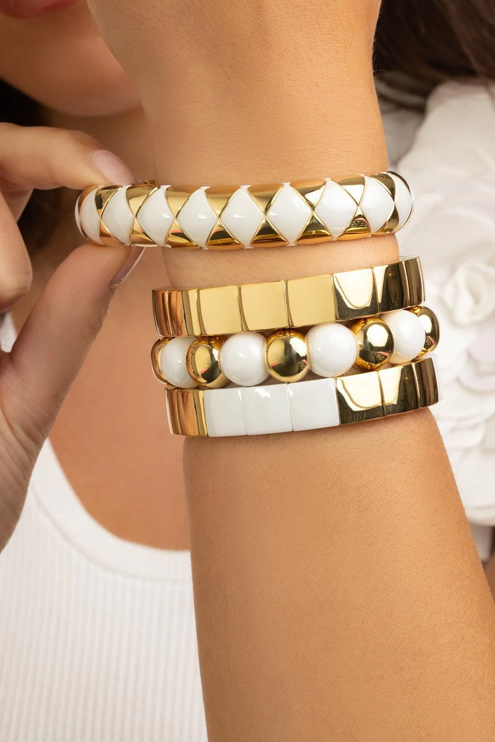 Aura Diva White Stretch Bracelet - Image 2
