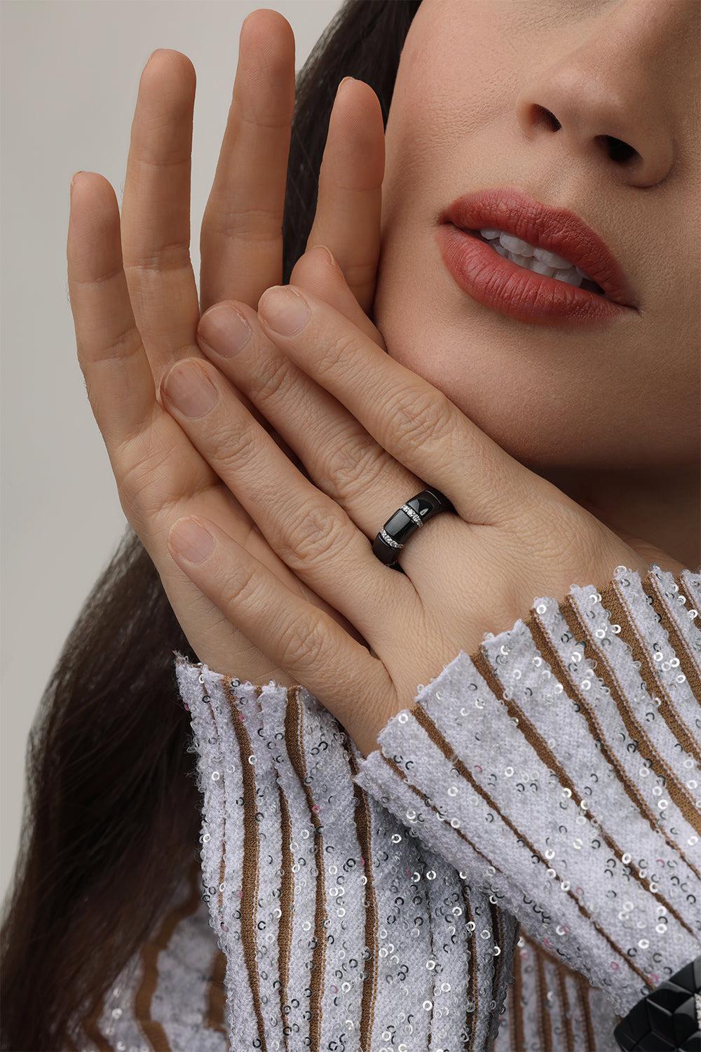 Diamond Gold Bar Black Ceramic Pura Stretch Ring - Image 3