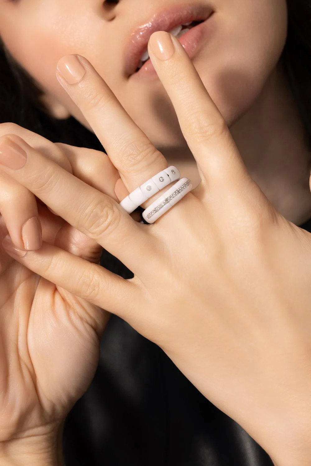 Diamond Section White Pura Stretch Ring - Image 4