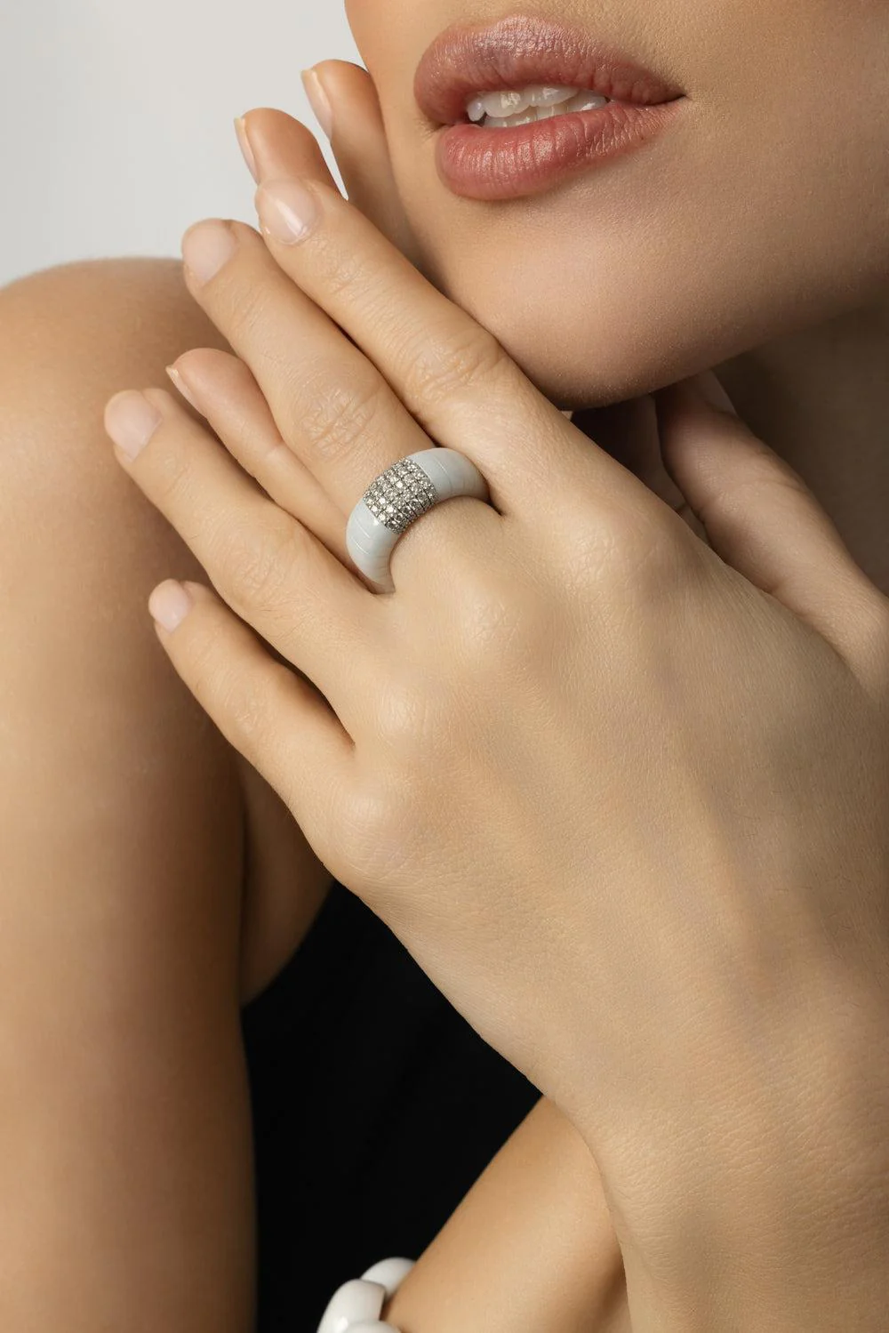 Diamond White Pura Stretch Ring - Image 2