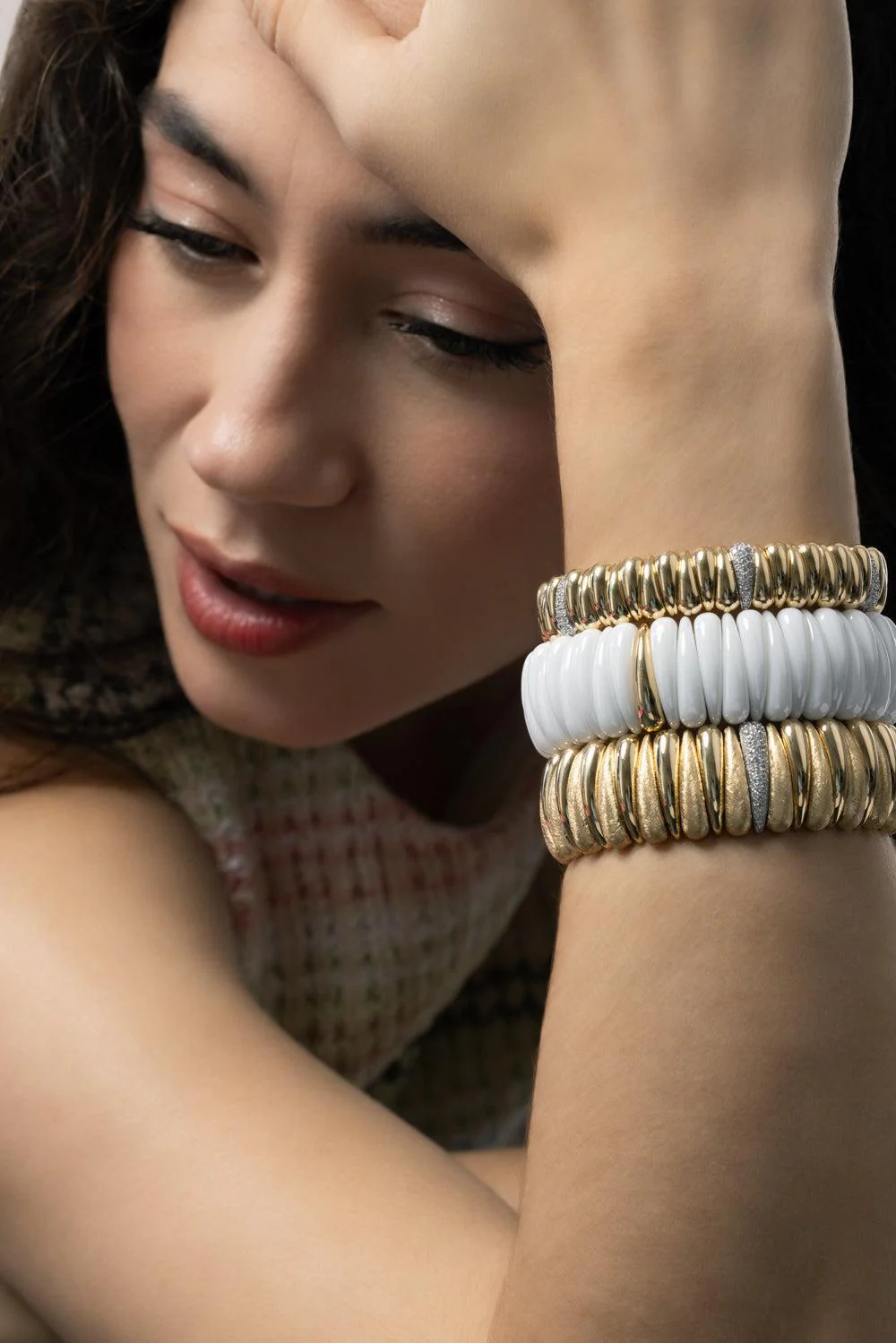 Gold Link White Ceramic Artiglio Stretch Bracelet - Image 2
