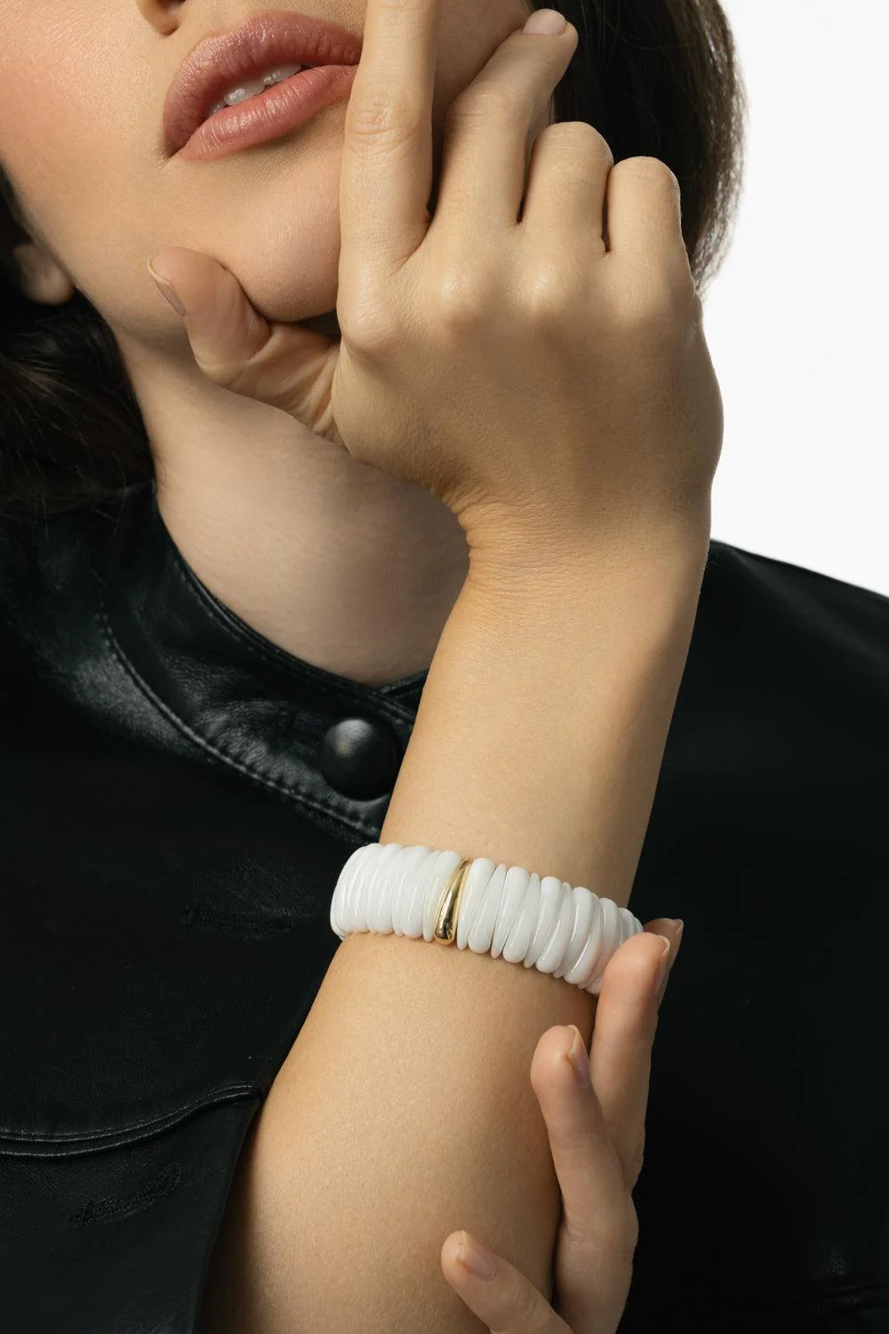One Section Small White Artiglio Stretch Bracelet - Image 4