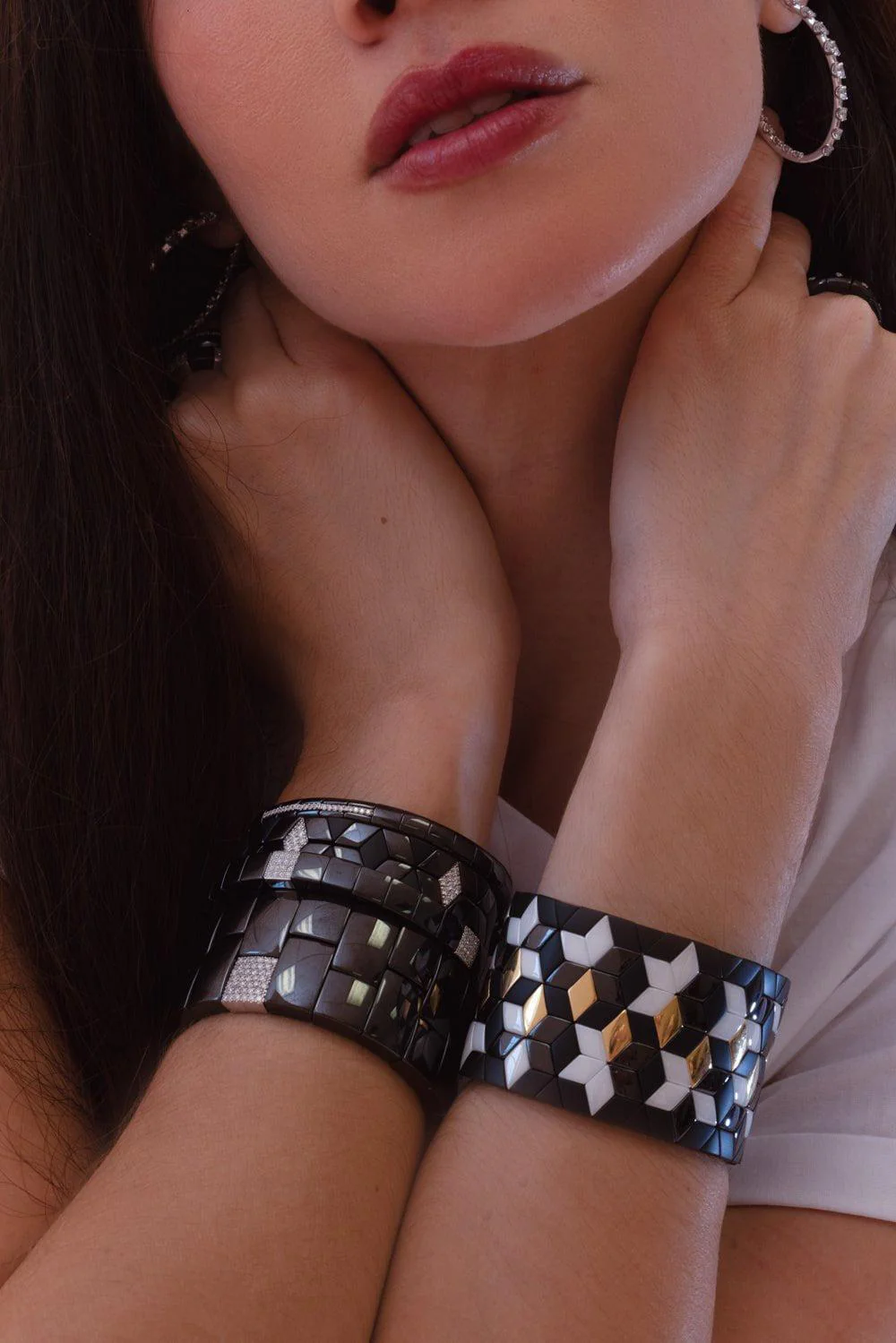 Pura Black Ceramic Stretch Bracelet - Image 3