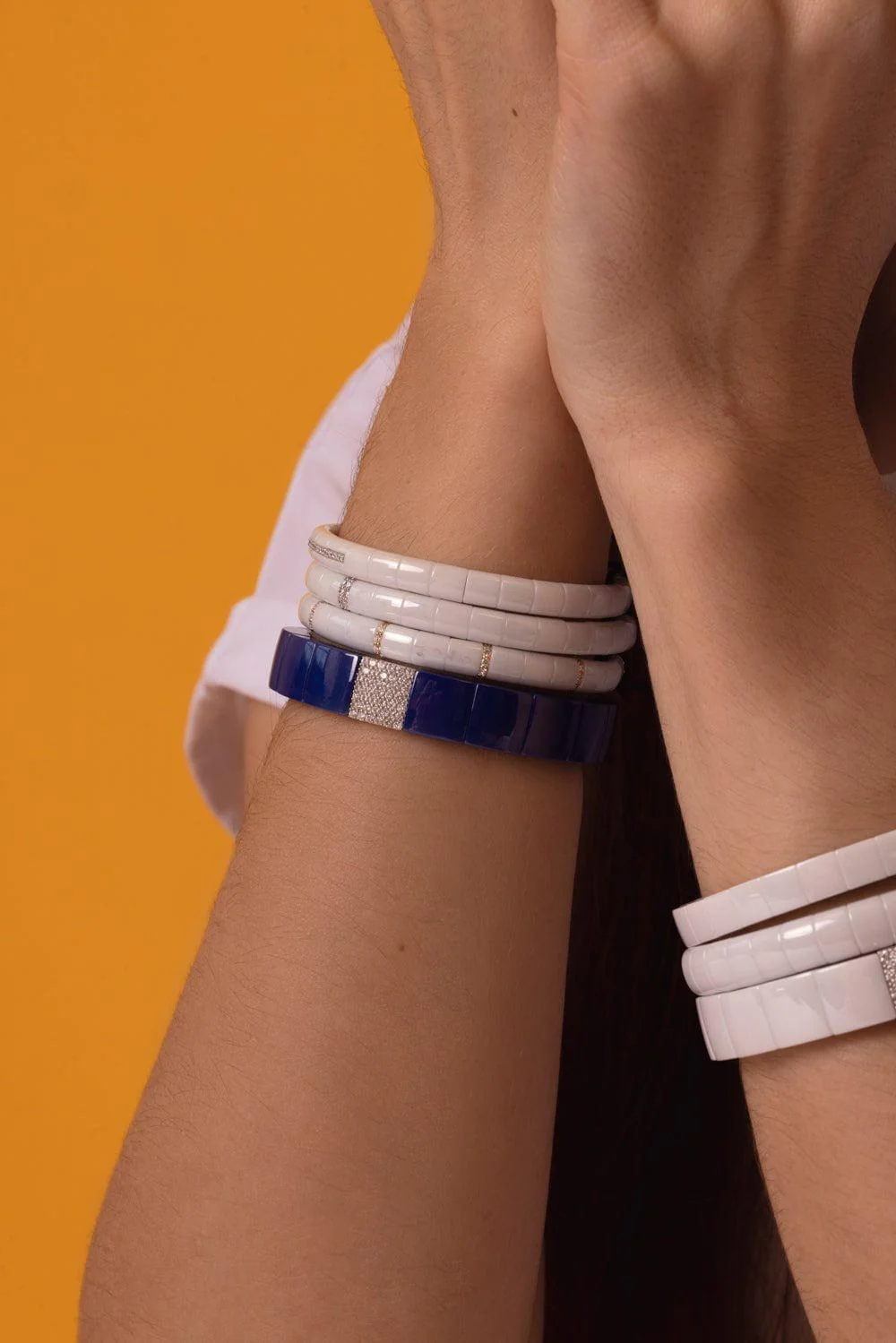 Pura White Ceramic Stretch Bracelet - Image 3