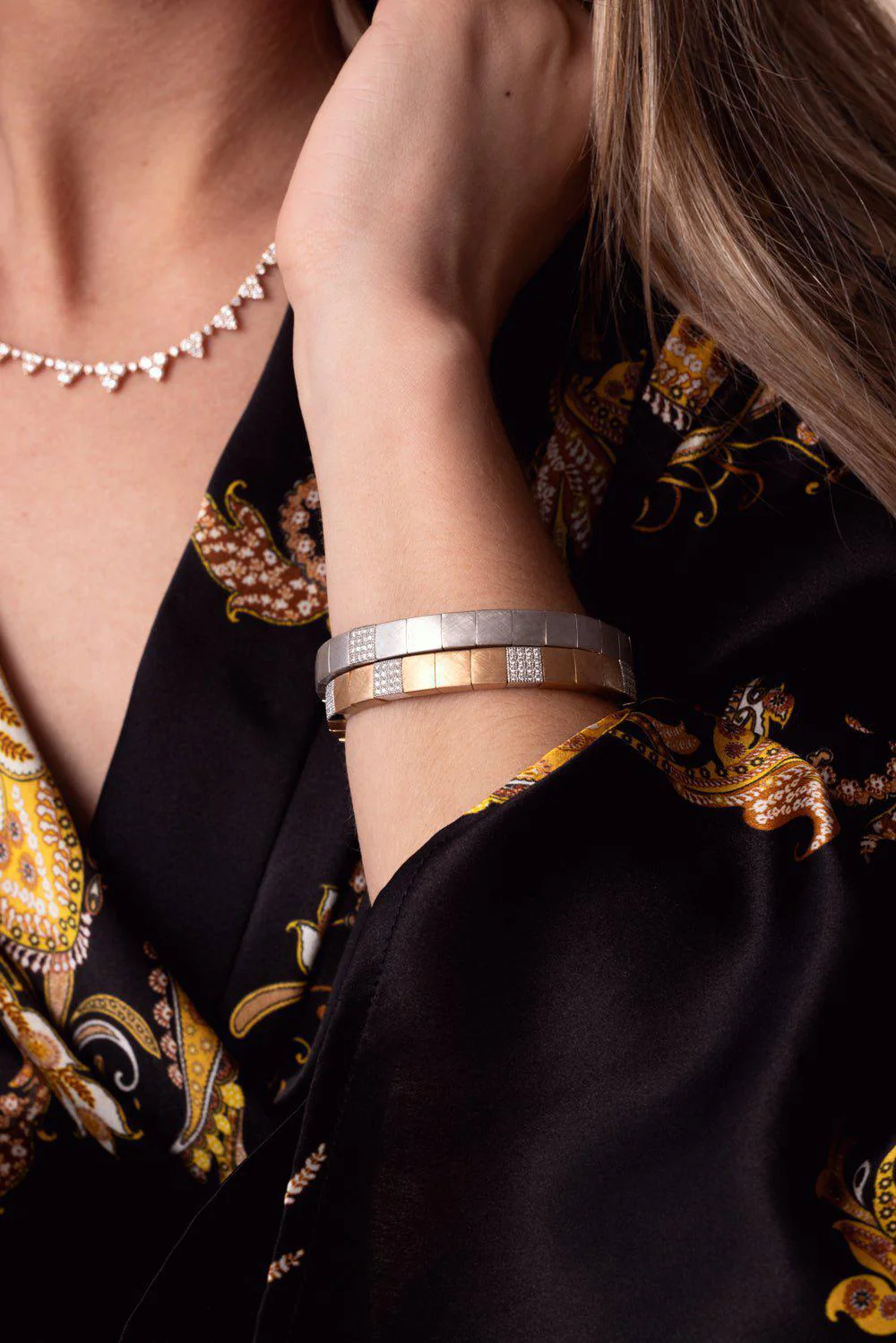 Scacco Gold Stretch Bracelet - White Gold - Image 5