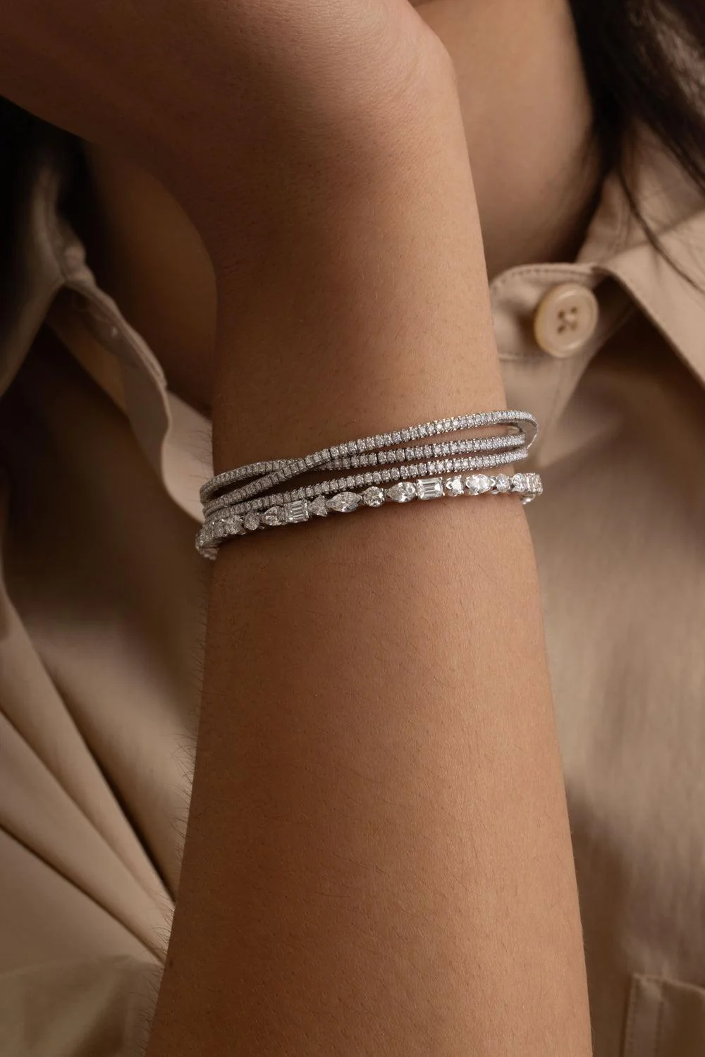 Three Round Diamond Stretch Bracelet - Image 3