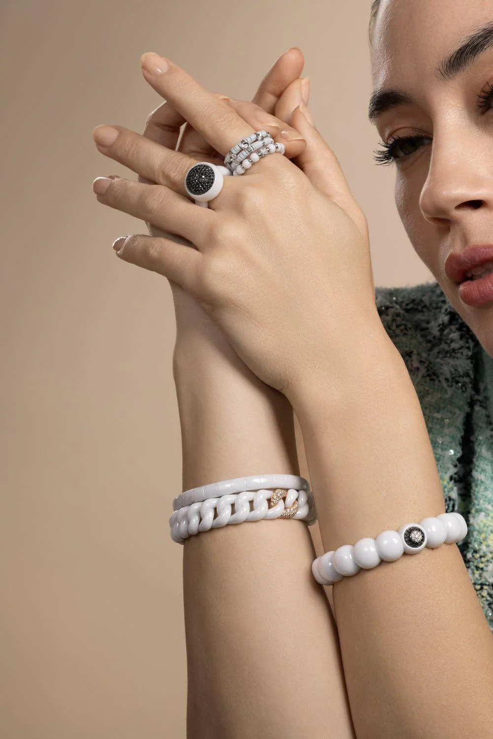 White Black Diamond White Dama Stretch Circle Bracelet - Image 3