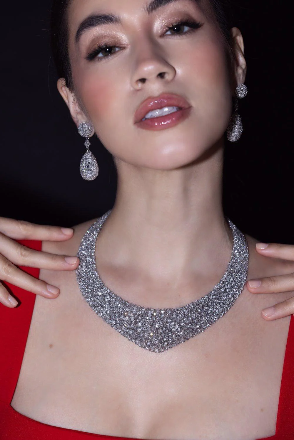 Rosecut Diamond Bib Necklace - Image 4