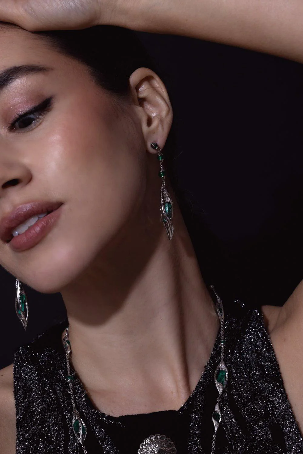 Emerald Tube Drop Earrings - Image 4
