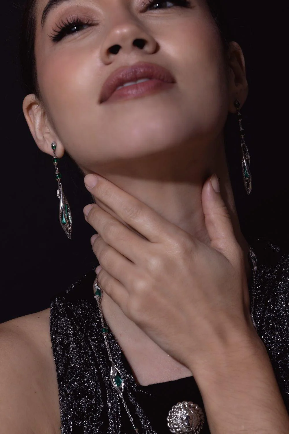 Emerald Tube Drop Earrings - Image 5