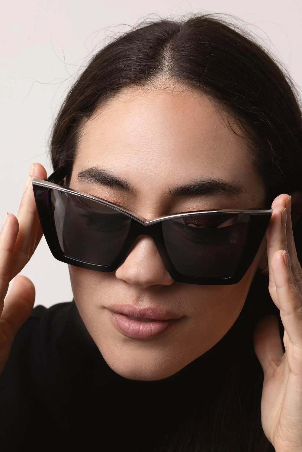 Retro Cat Eye Sunglasses - Black Silver - Image 3