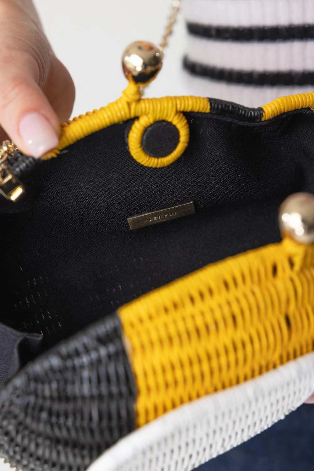 BERRY BEE CLUTCH - Image 3