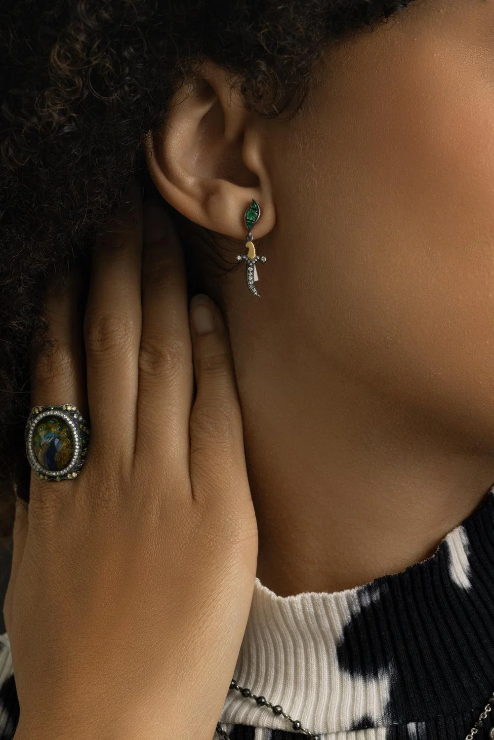 Emerald Dagger Drop Earrings - Image 3