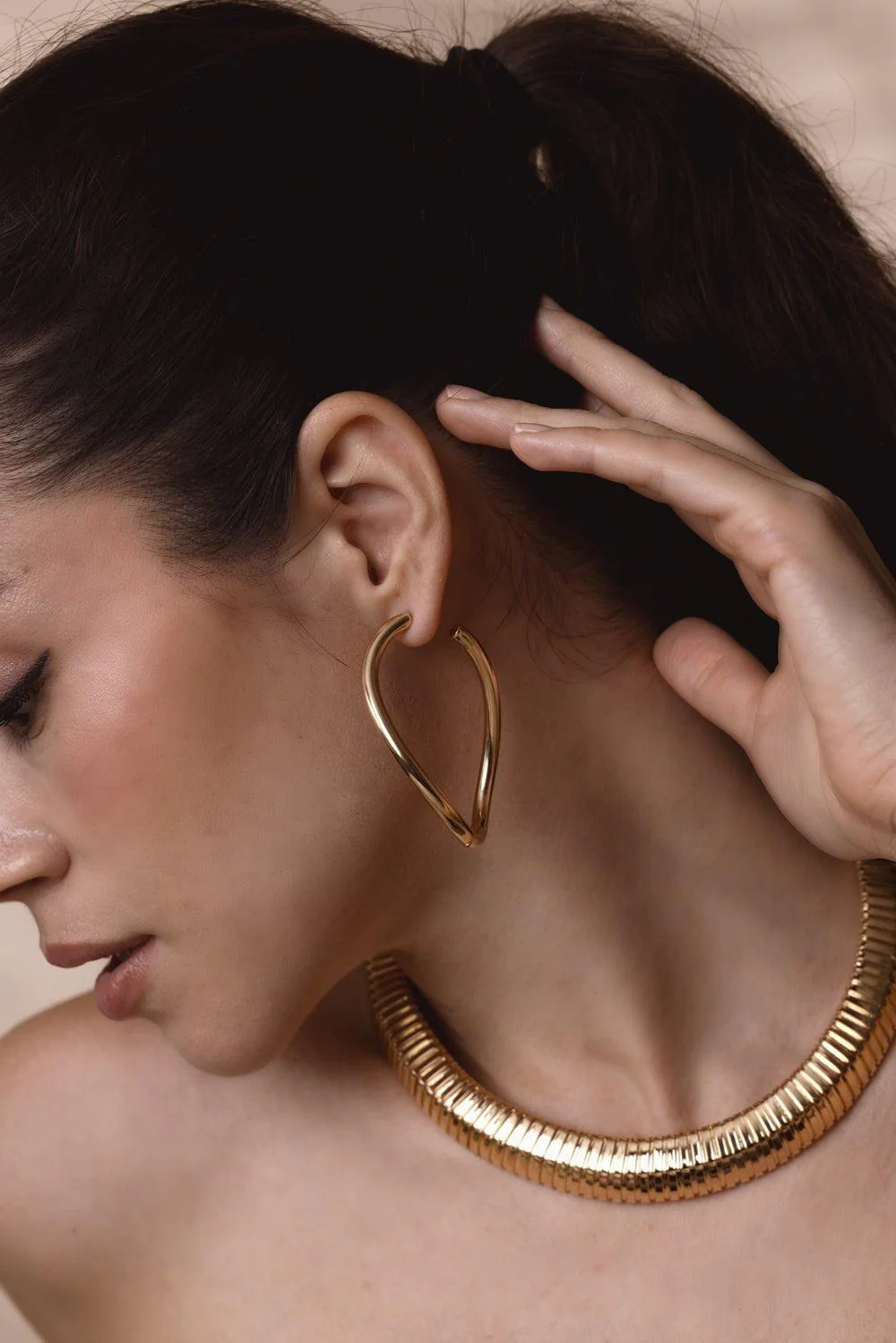 Curved Opal Hoop Earrings - Image 2