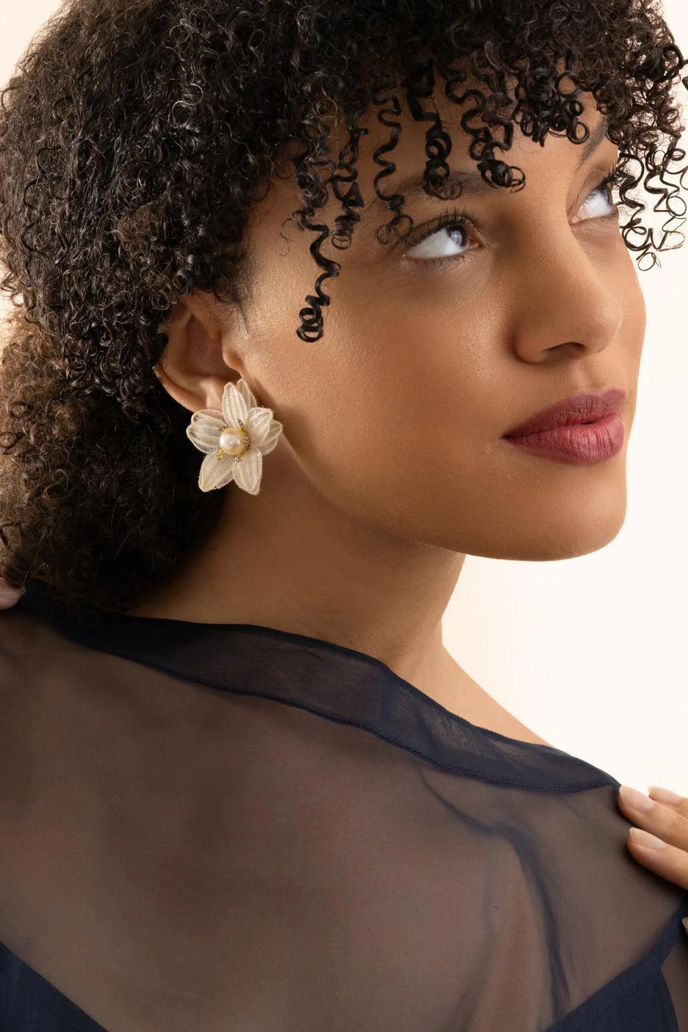 Flower Forma Horse Mane Earrings - Image 4