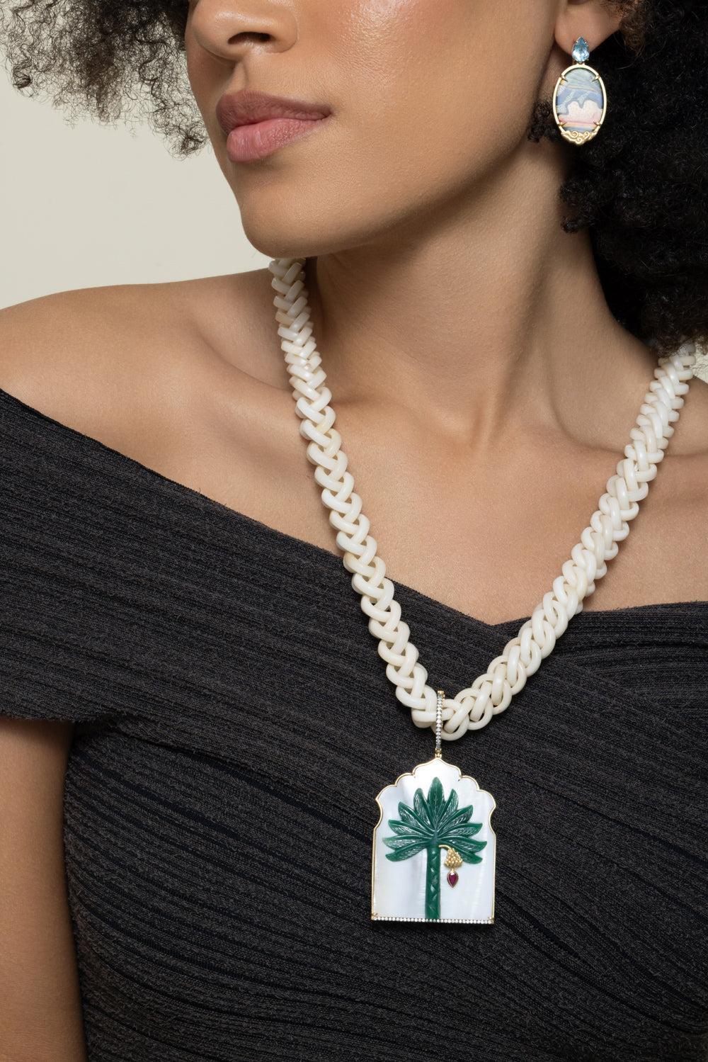 Quartz Diamond Pearl Window Necklace - Image 2