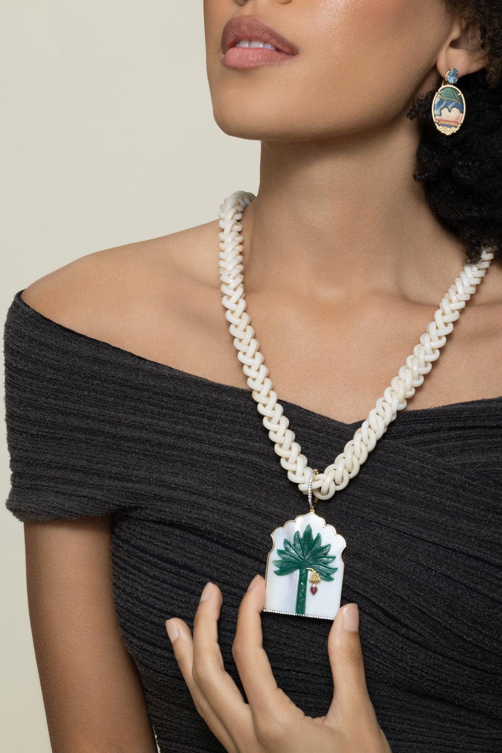 Quartz Diamond Pearl Window Necklace - Image 3