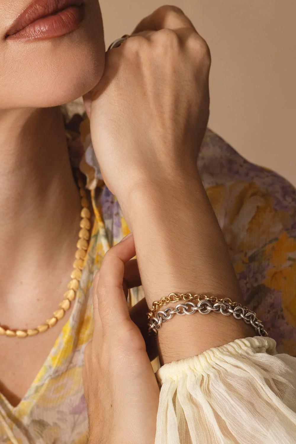 Helio YG Chain Bracelet - Image 2