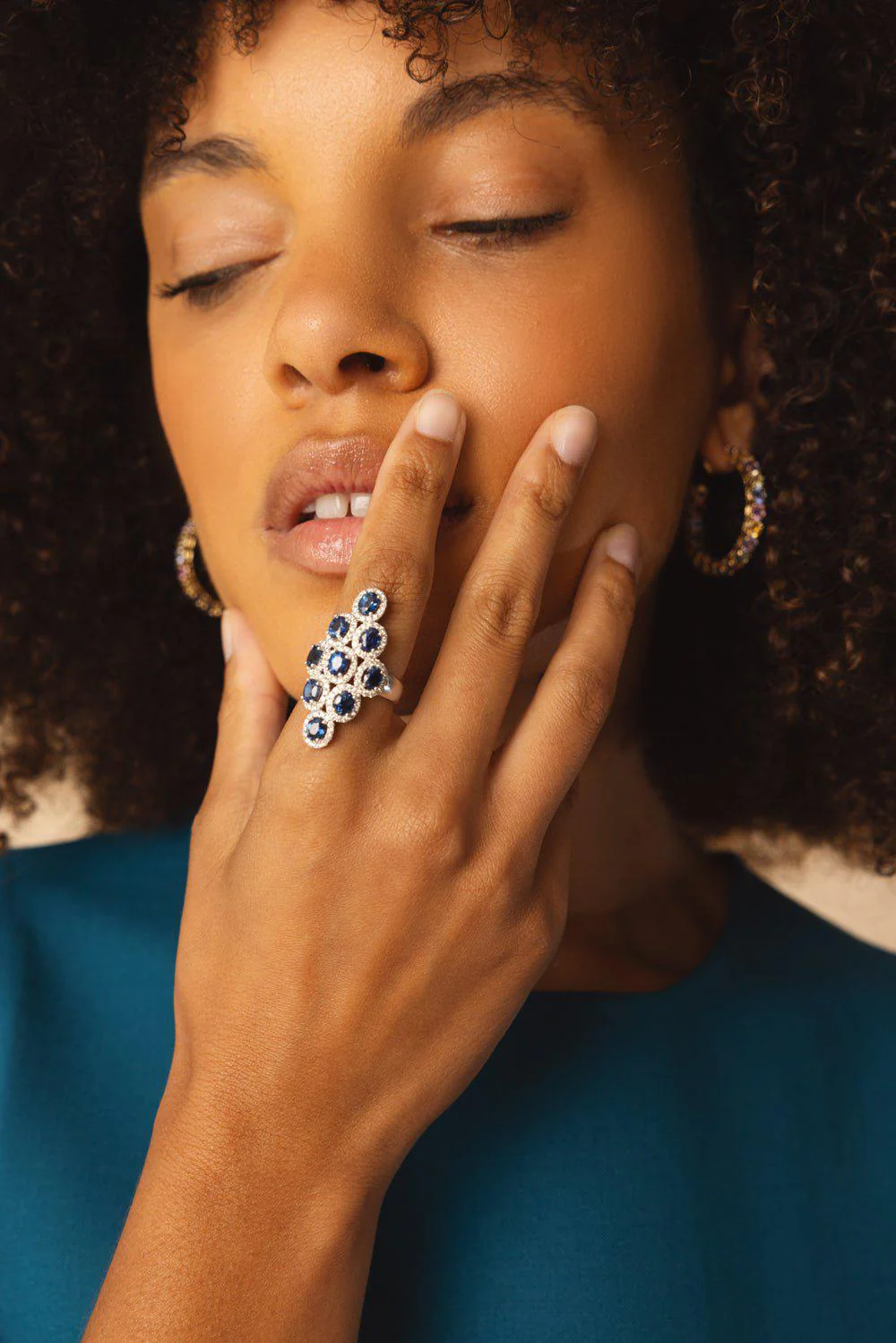 Diamond Blue Sapphire Ring - Image 2