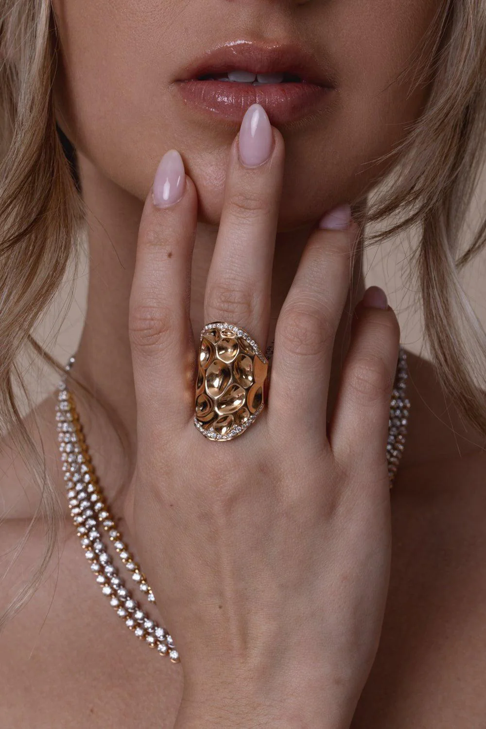 Diamond Hammered Ring - Image 2