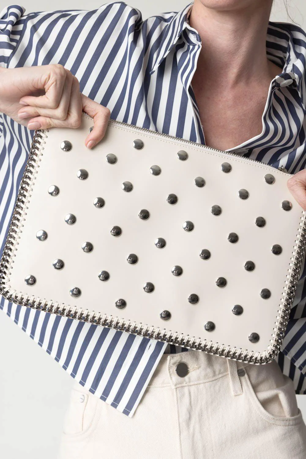 All Over Studded Alter Mat - White - Image 3