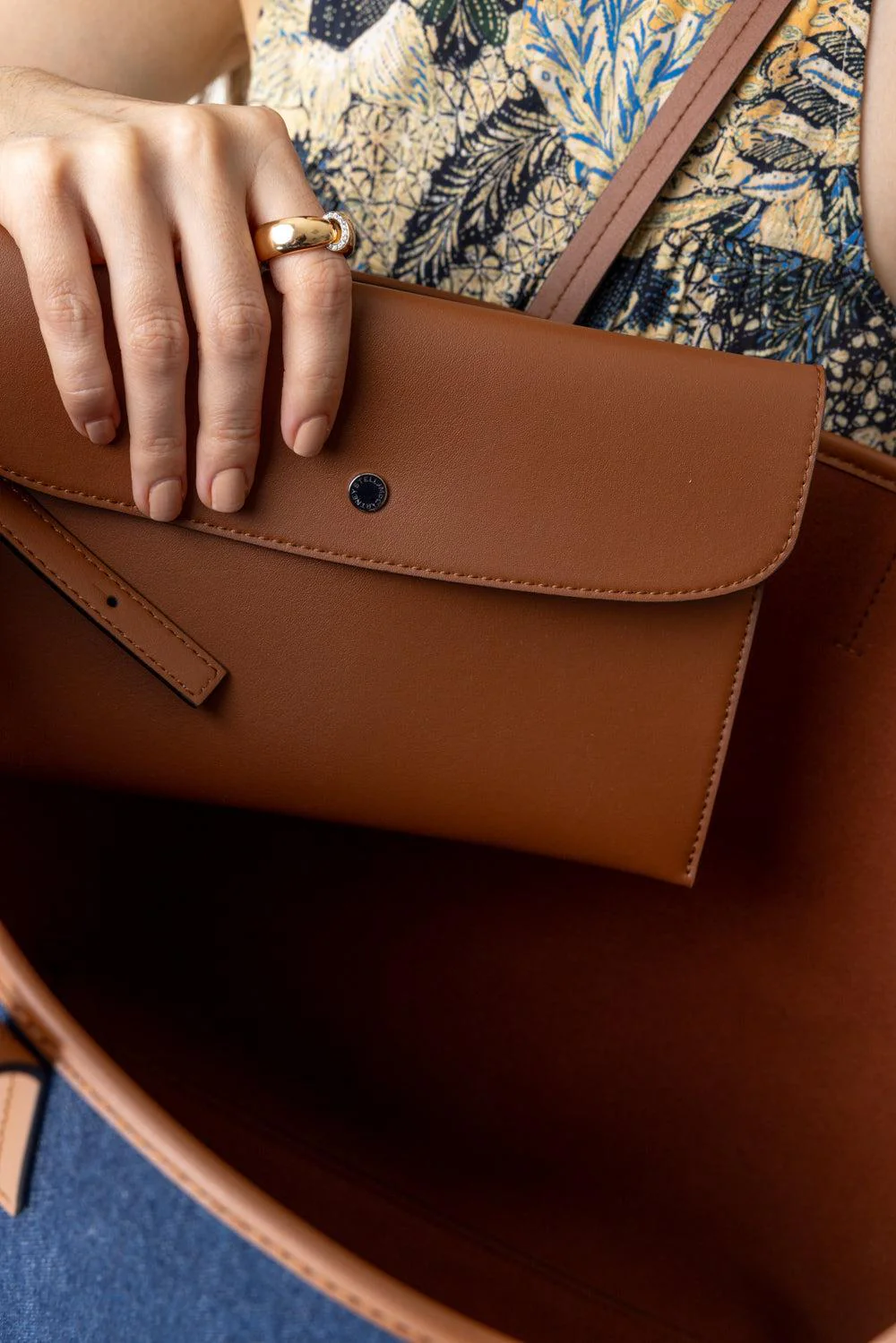 Large Crossbody Tote - Inidgo - Image 3