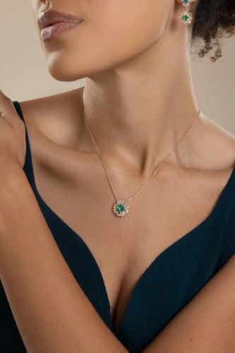 Emerald Diamond Pendant Necklace - Image 4