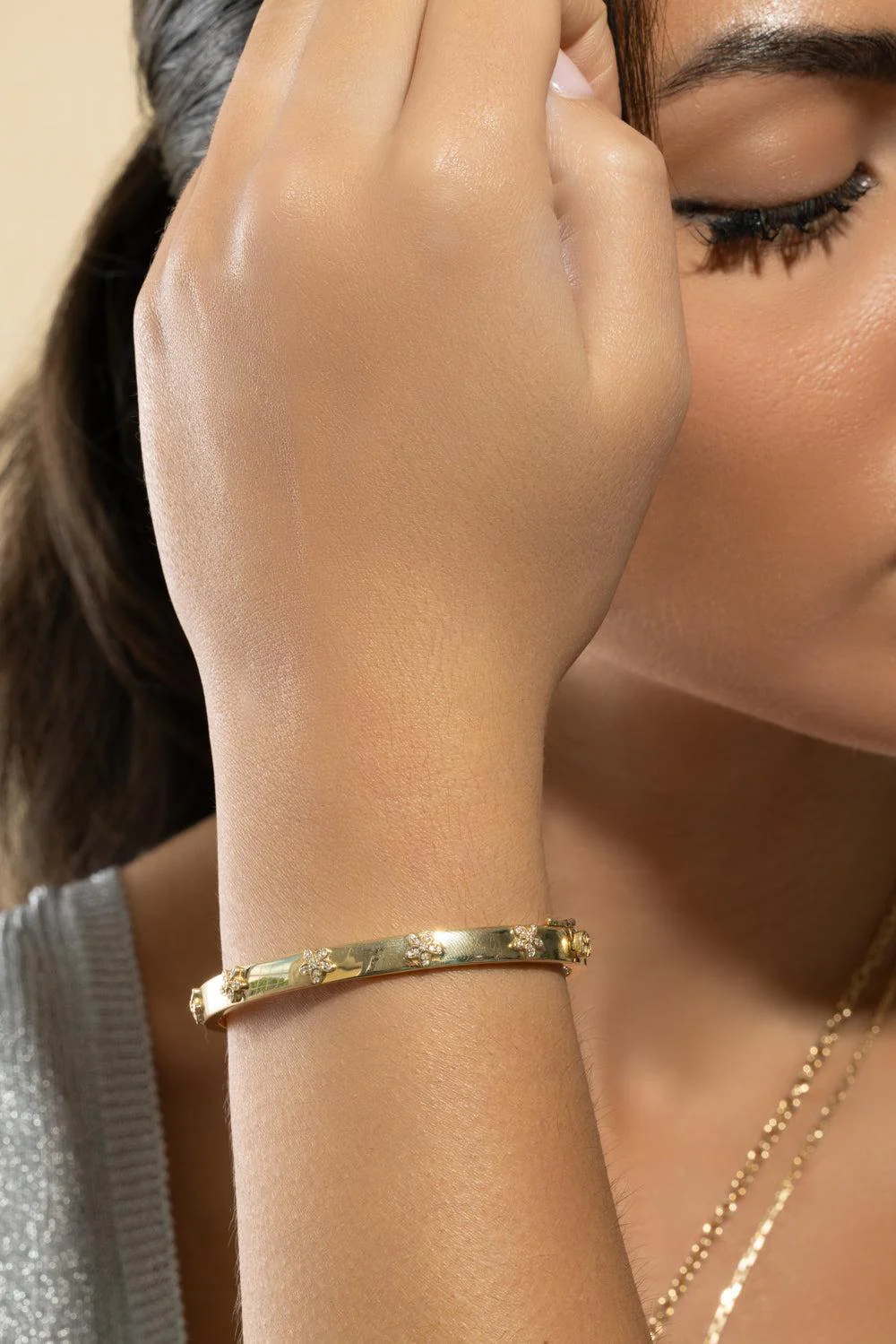 Diamond Flower Bangle Bracelet - Image 4