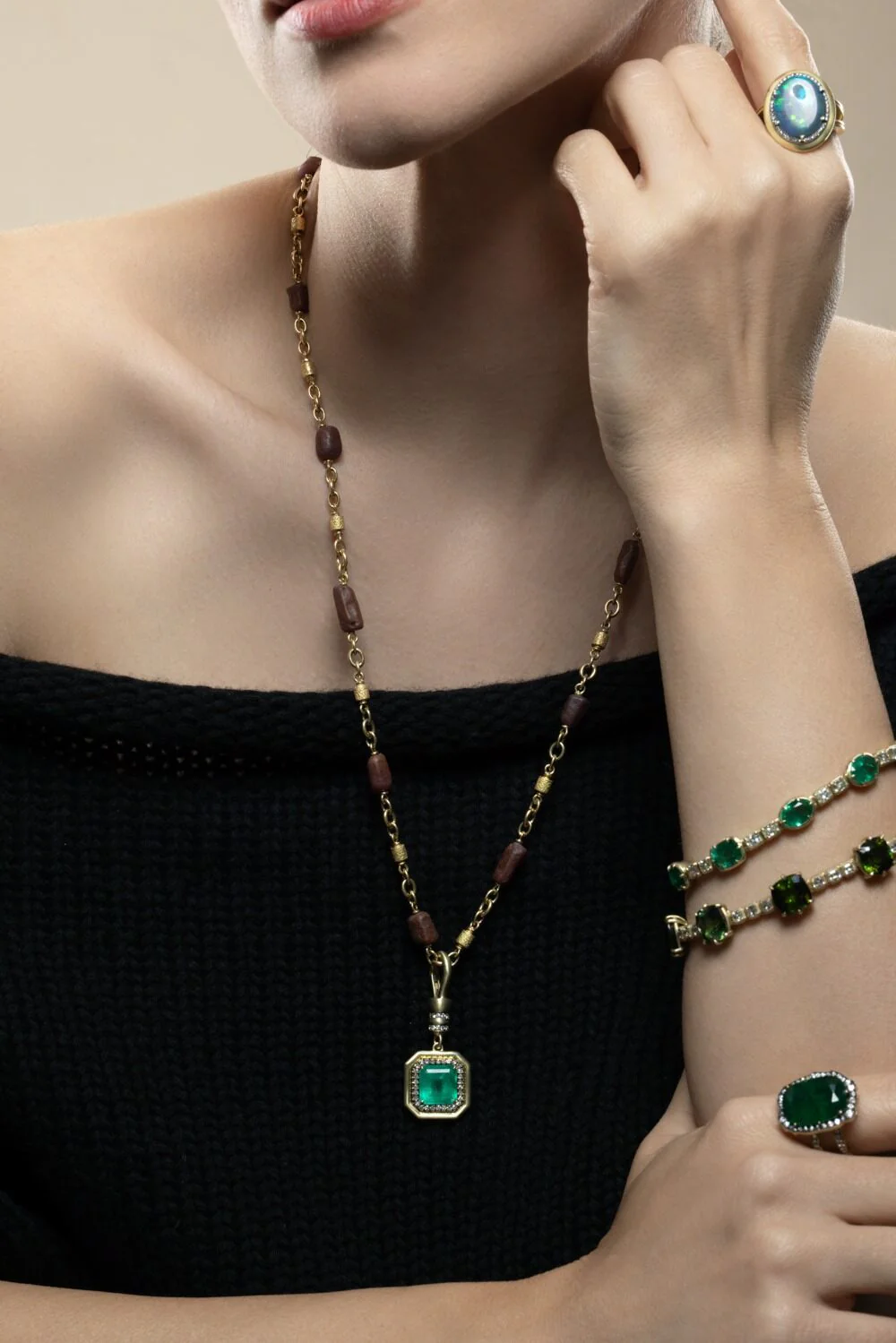 Colombian Emerald Neo Clasp Pendant - Image 3