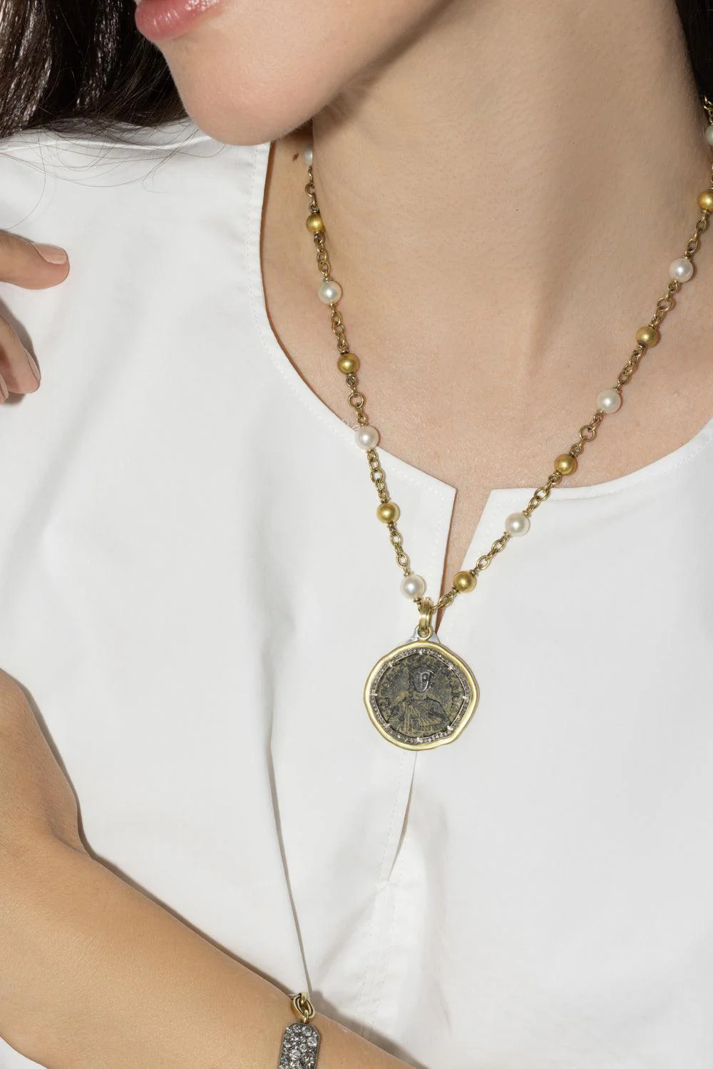 Pearl Gold Beaded Necklace - Image 4